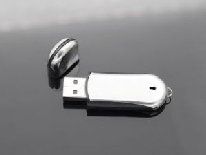 Pendrive chromowo-czarny 16 GB Pamięć USB prezent z GRAWEREM