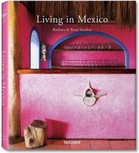 Książka Living in Mexico